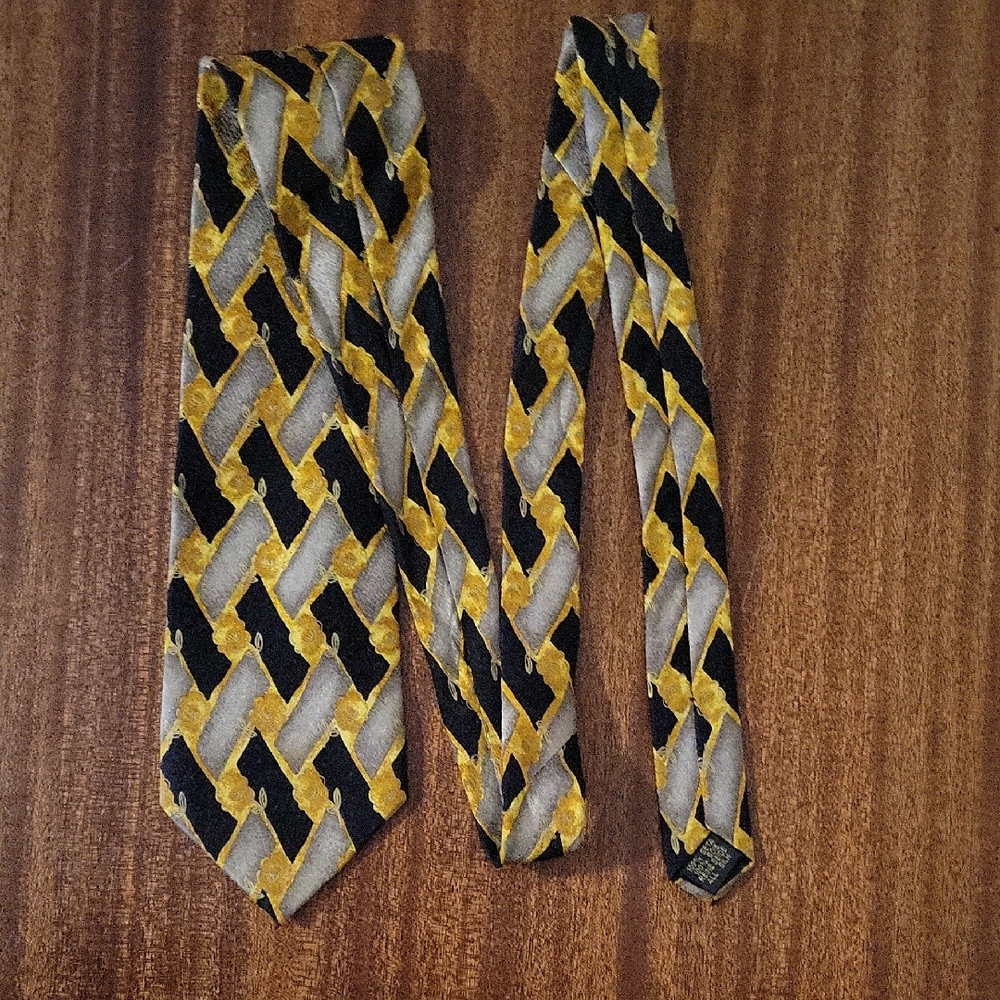 Vintage Prima Men's Gold and Black Patterned Tie
